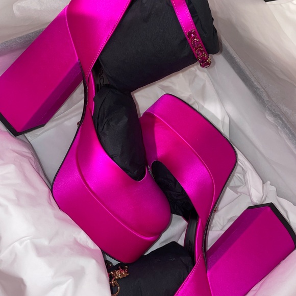 Versace AEVITAS SINGLE PLATFORM PUMPS